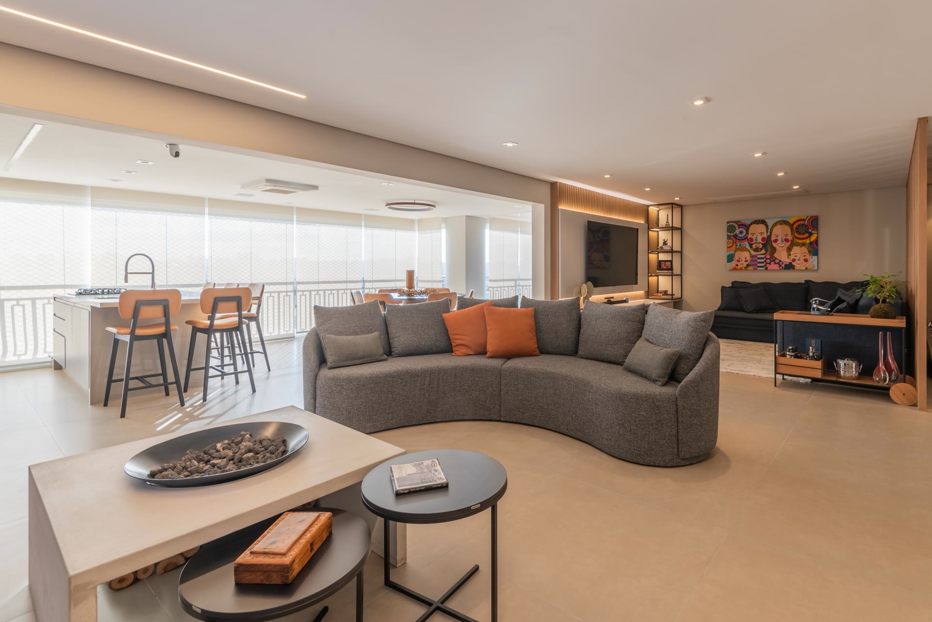 Sala de apartamento com layout e marcenaria planejados pela Intetto